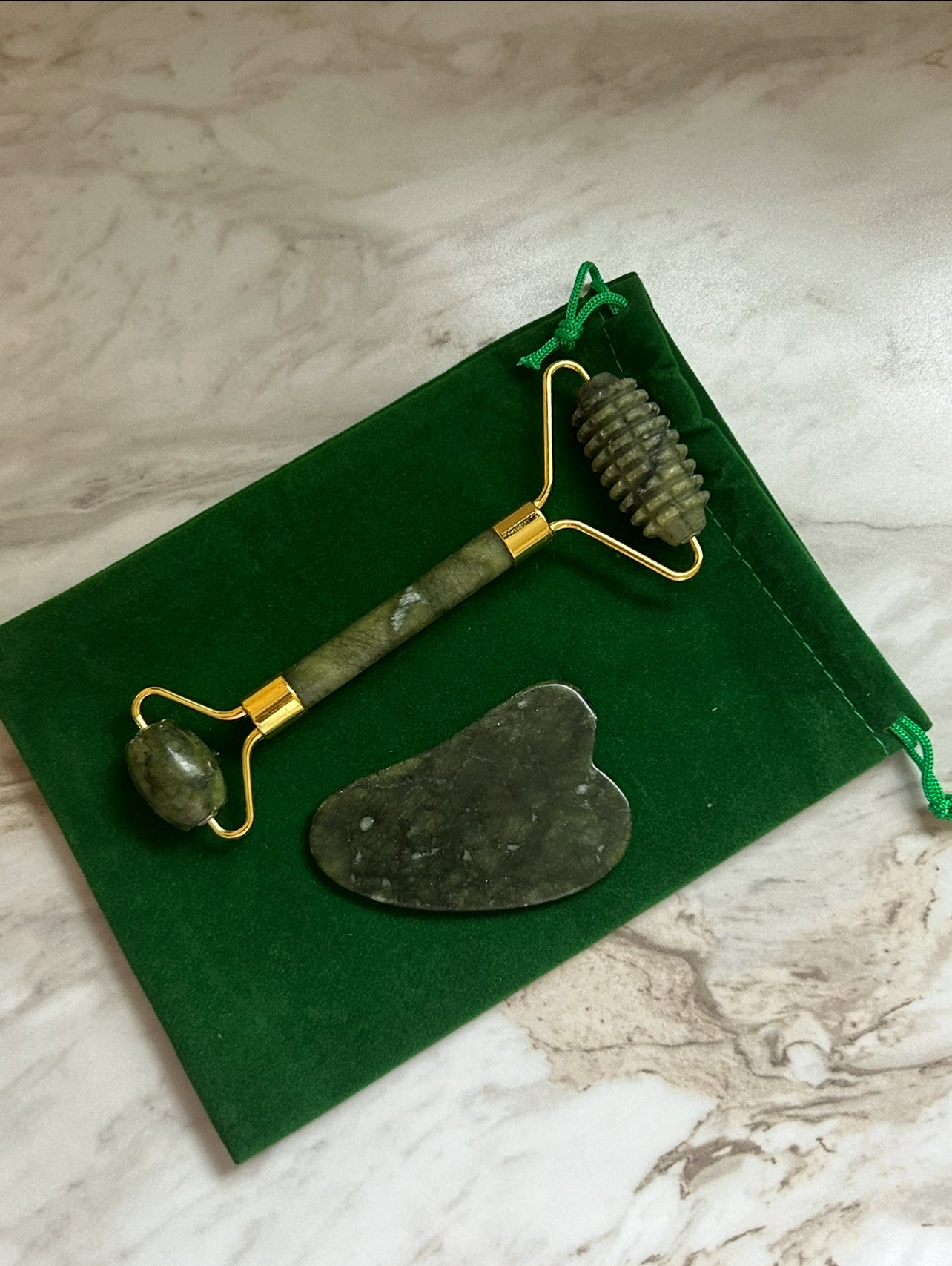 JADE ROLLER & GUA SHA